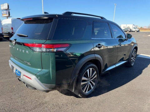 2022 Nissan Pathfinder Platinum