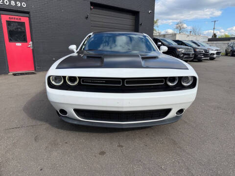 2017 Dodge Challenger SXT Plus