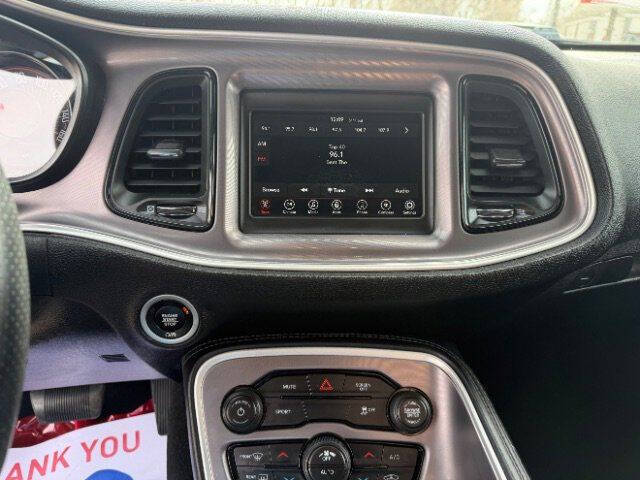 2022 Dodge Challenger SXT