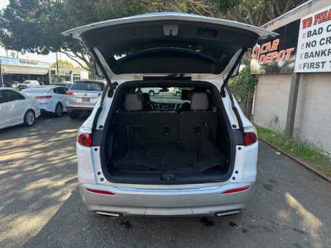 2022 Buick Enclave Essence