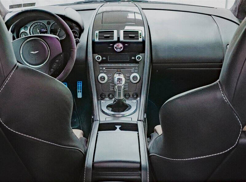 2011 Aston Martin V12 Vantage