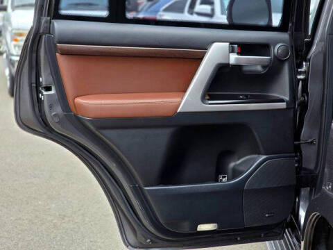 2018 Toyota Land Cruiser