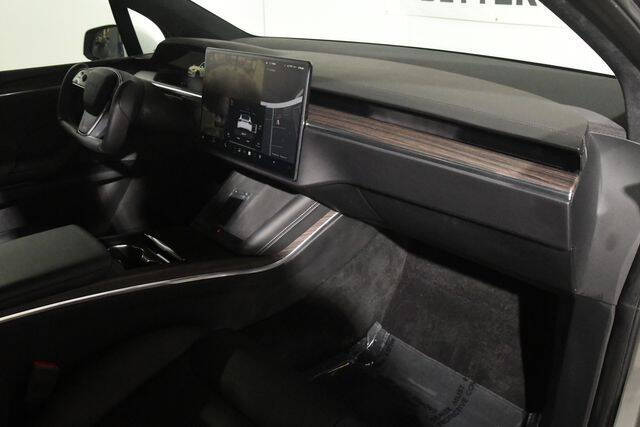 2023 Tesla Model X Standard Range