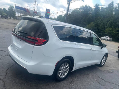 2026 Chrysler Pacifica Select