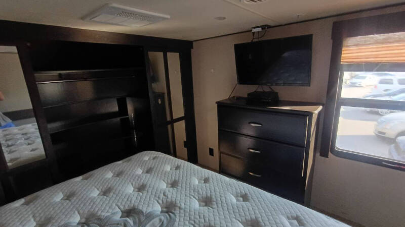 2015 Grand Design RV MOMENTUM 380TH