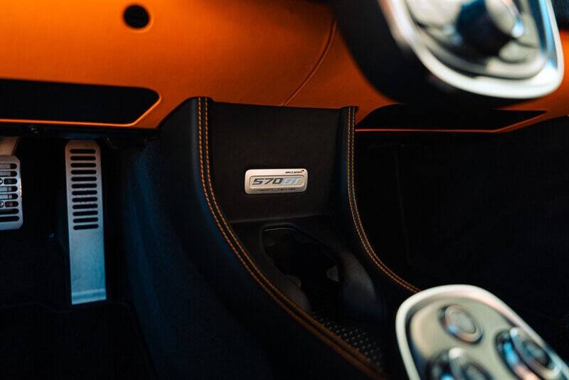 2017 McLaren 570GT