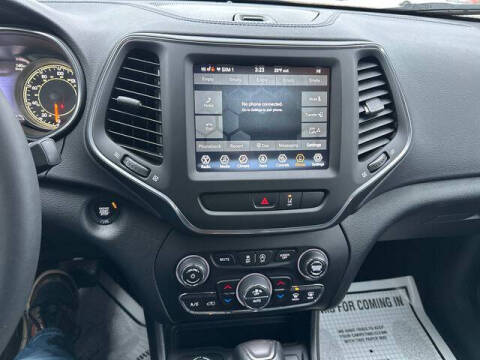 2022 Jeep Cherokee Latitude Lux