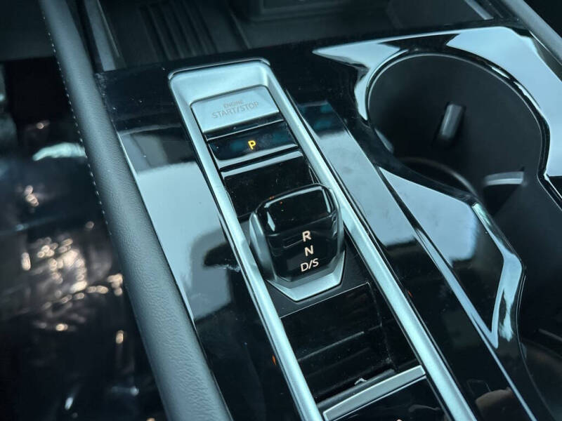 2025 Volkswagen Atlas Cross Sport SE