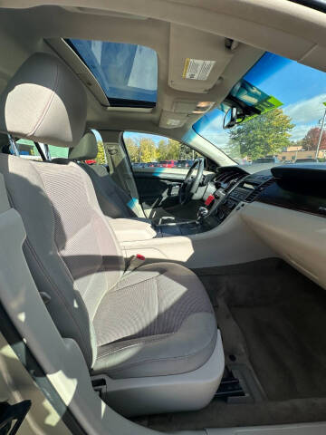 2011 Ford Taurus SEL