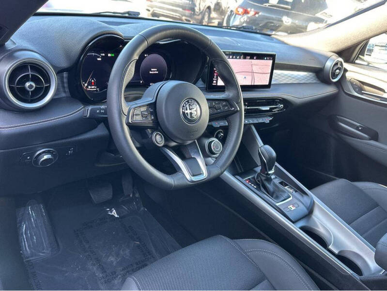 2024 Alfa Romeo Tonale Hybrid Ti