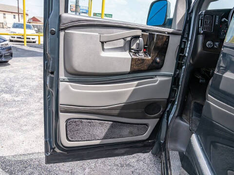 2017 Chevrolet Express 2500