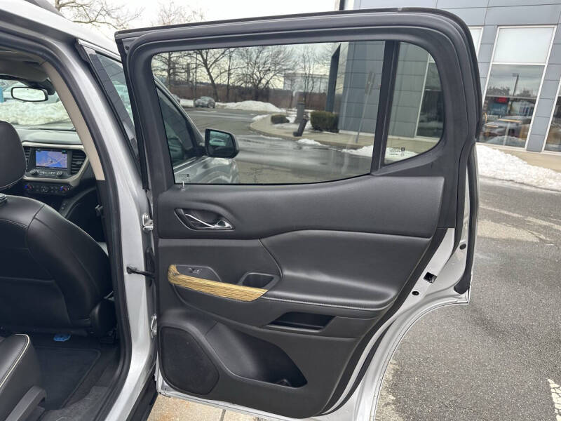 2017 GMC Acadia Denali