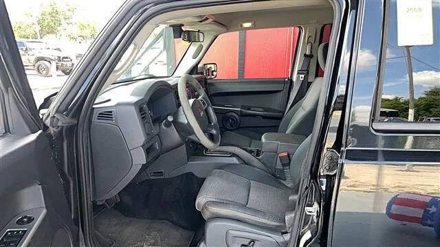2008 Jeep Commander Sport