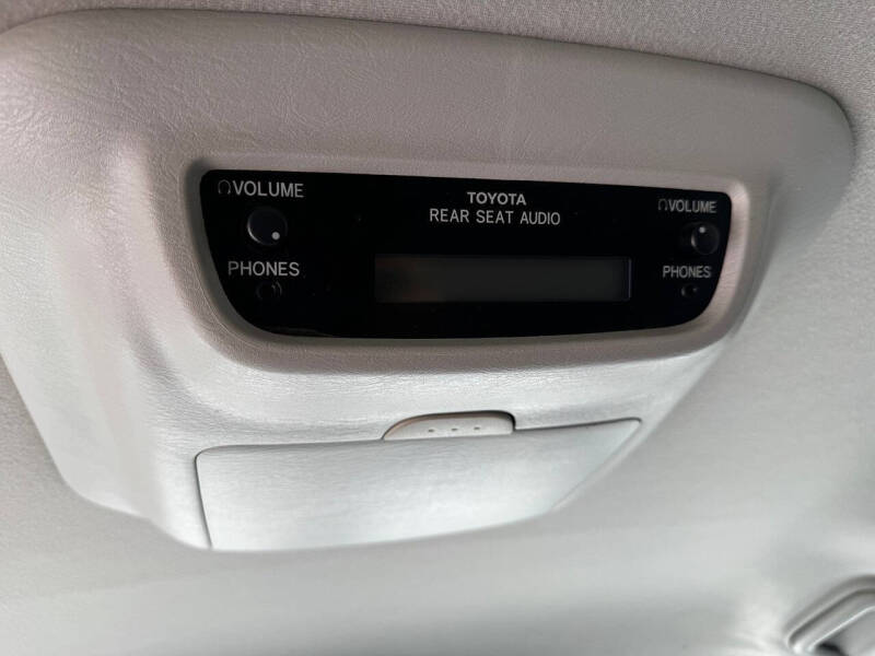 2005 Toyota Sienna LE 7 Passenger