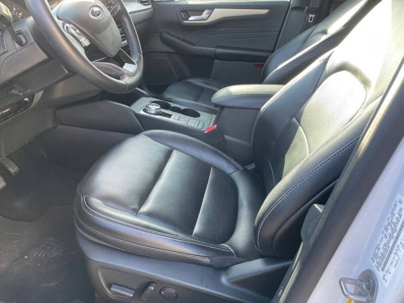 2022 Ford Escape SEL