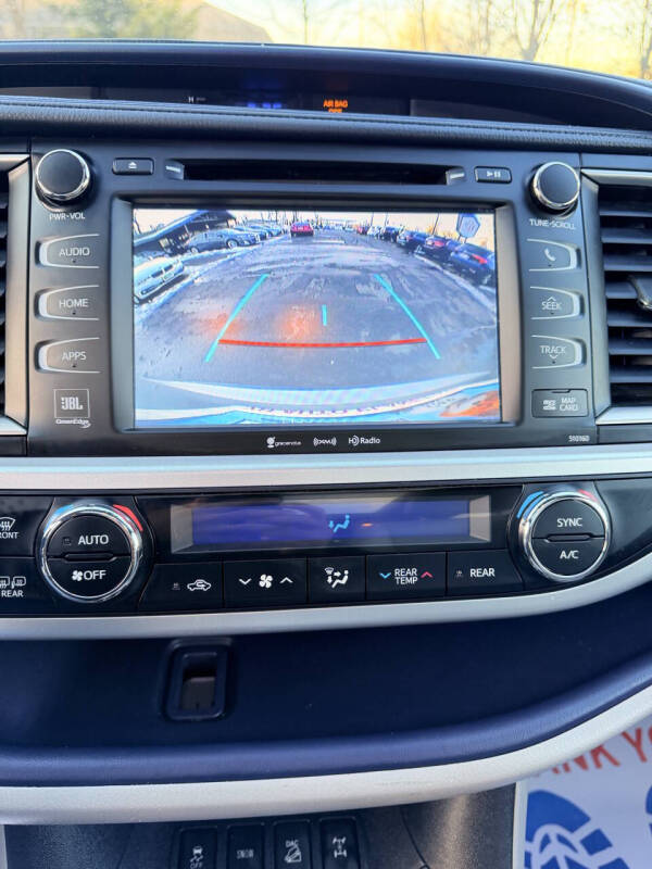 2016 Toyota Highlander Limited Platinum