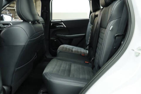 2026 Mitsubishi Outlander LE