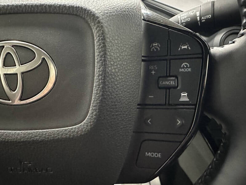 2025 Toyota Prius XLE