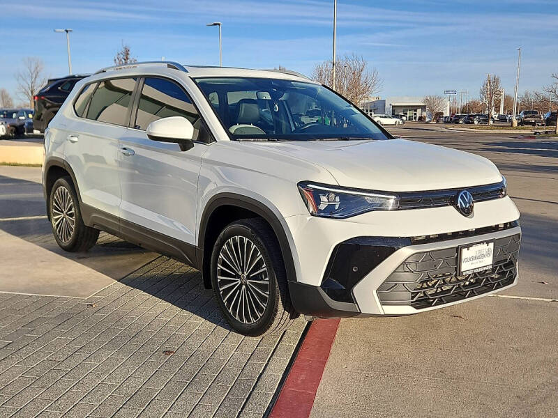 2025 Volkswagen Taos SE