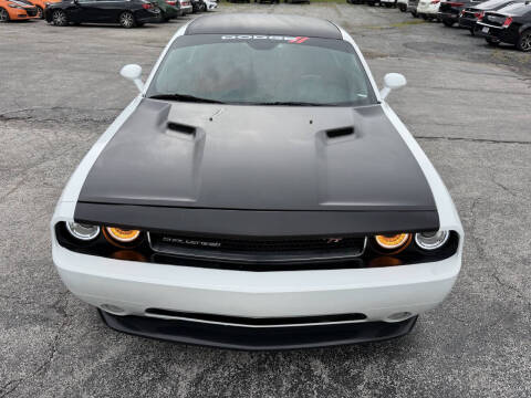 2017 Dodge Challenger SXT Plus