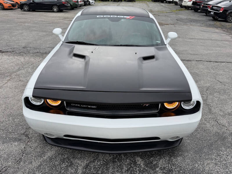 2017 Dodge Challenger SXT Plus