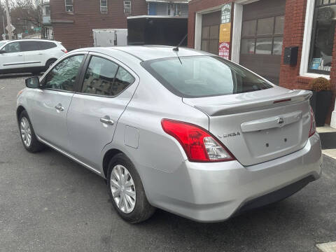 2019 Nissan Versa SV