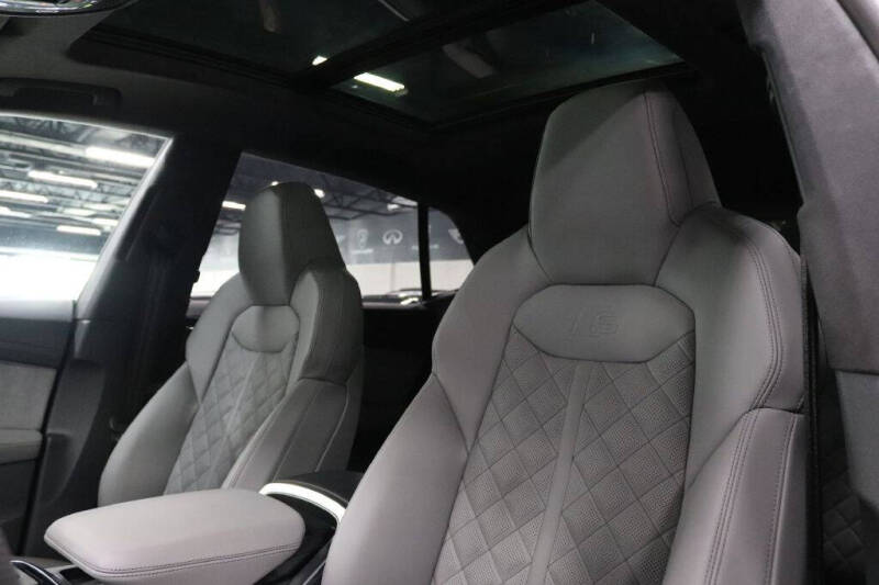 2024 Audi SQ8 4.0T quattro Prestige