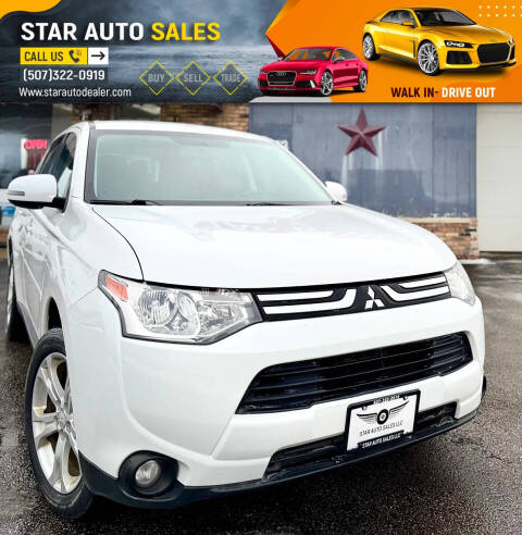 2014 Mitsubishi Outlander SE's photo