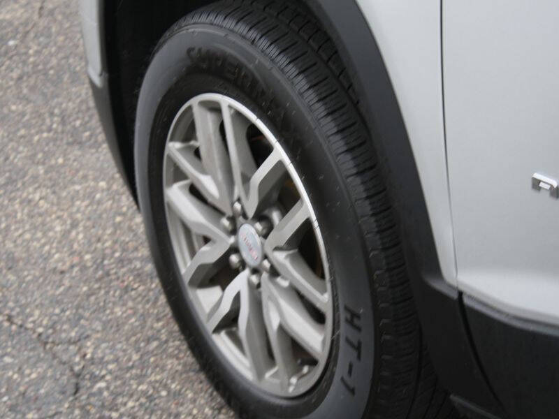 2017 GMC Acadia SLE-2