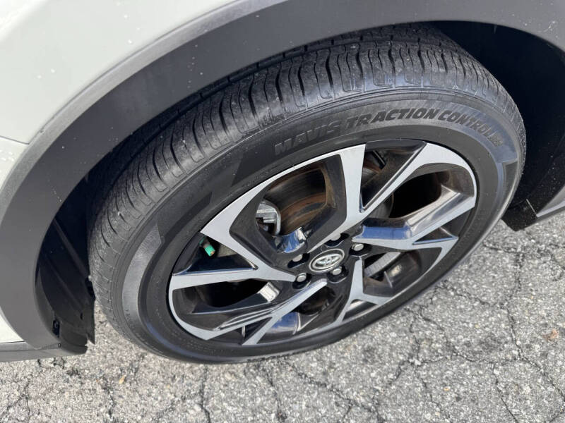 2019 Toyota C-HR XLE