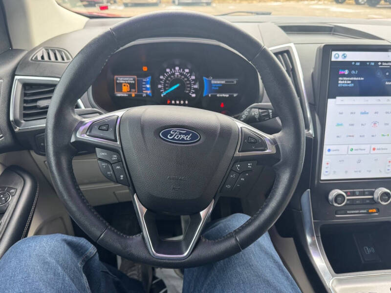 2022 Ford Edge Titanium photo 23