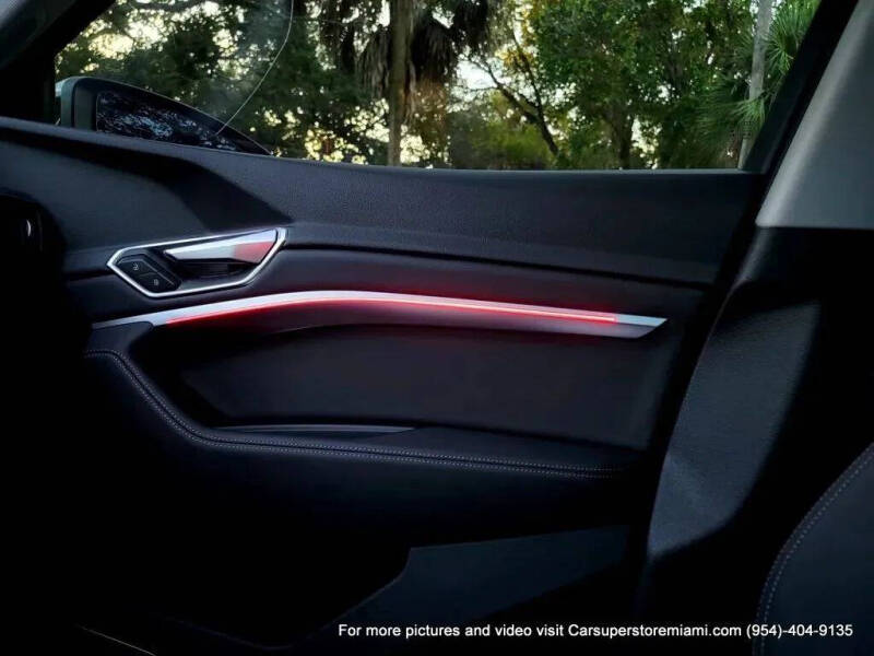 2021 Audi e-tron quattro Premium Plus