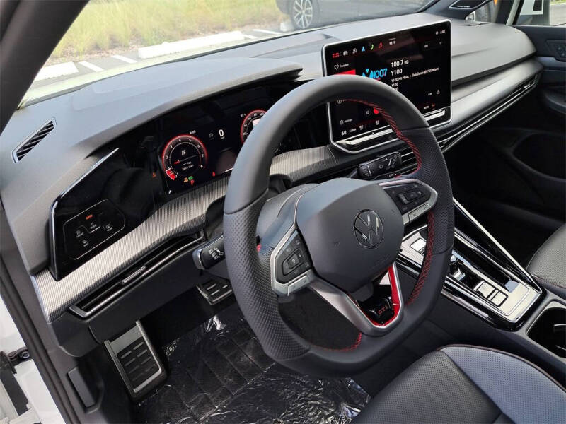 2025 Volkswagen Golf GTI SE