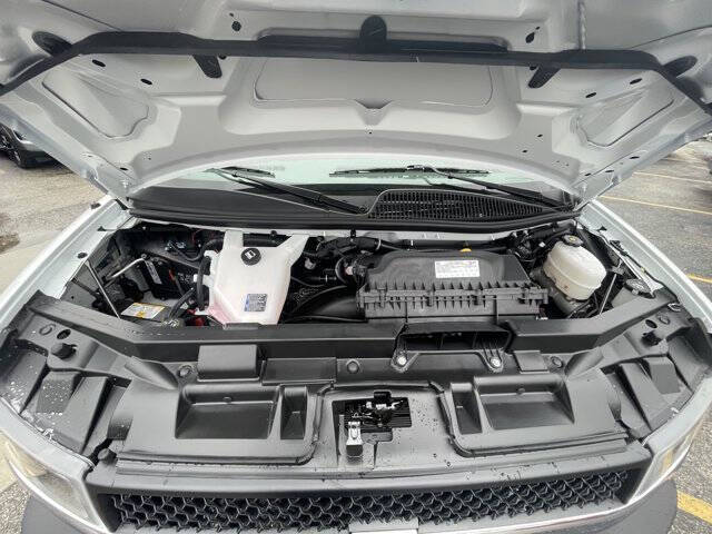 2025 Chevrolet Express 2500