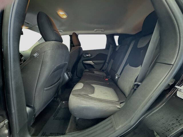 2017 Jeep Cherokee Sport