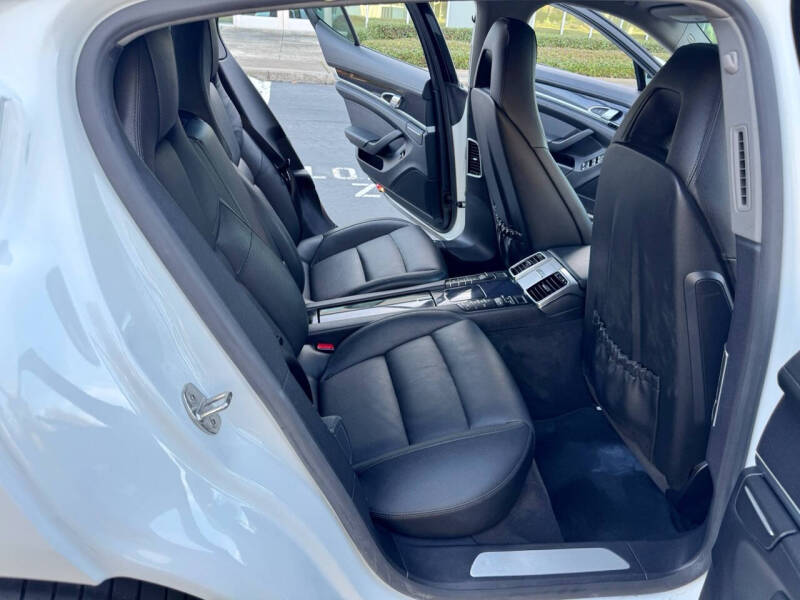 2015 Porsche Panamera