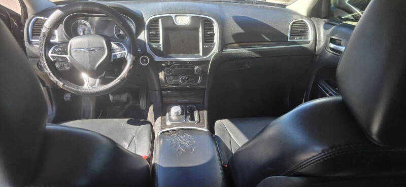 2015 Chrysler 300 Limited