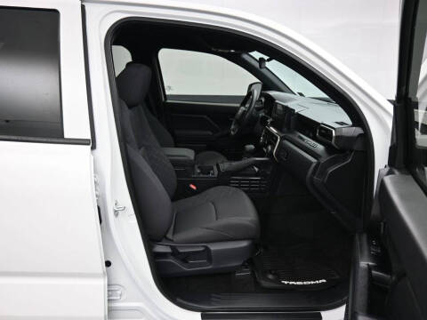 2025 Toyota Tacoma SR