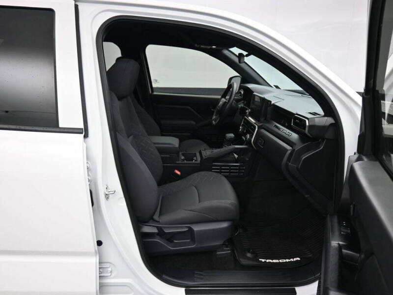 2025 Toyota Tacoma SR