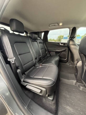 2022 Ford Escape Hybrid Titanium