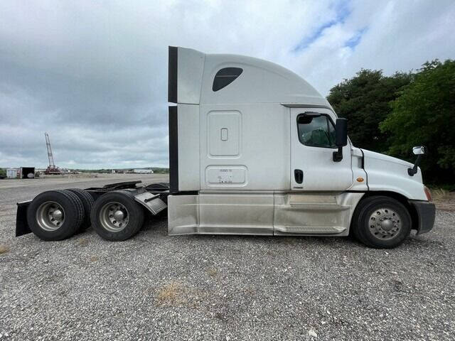 2014 Freightliner Cascadia Evo T/A Sleeper