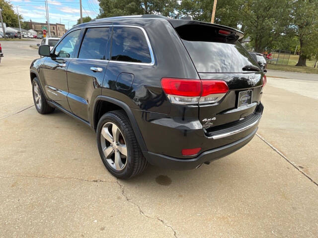 2014 Jeep Grand Cherokee for sale at Auto Connection in Waterloo, IA