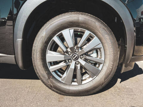 2025 Nissan Pathfinder S