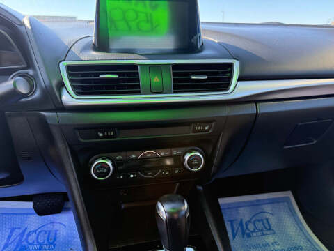 2017 Mazda MAZDA3 Touring