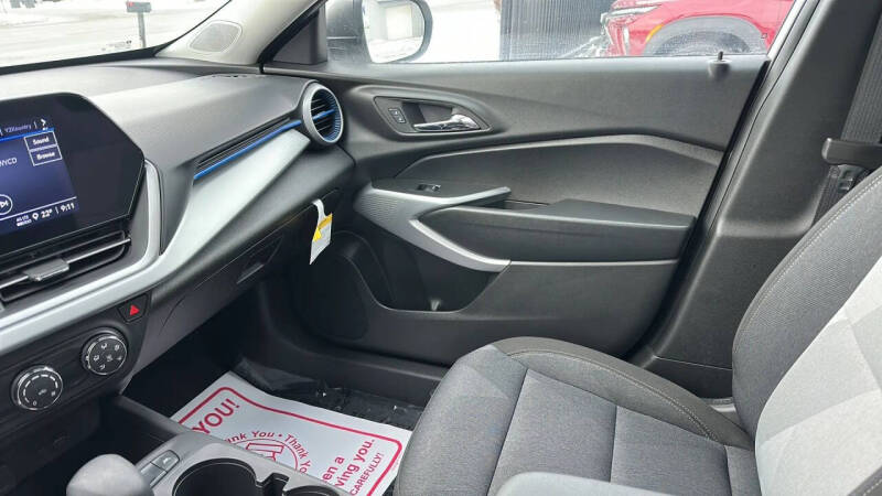 2025 Chevrolet Trax LS