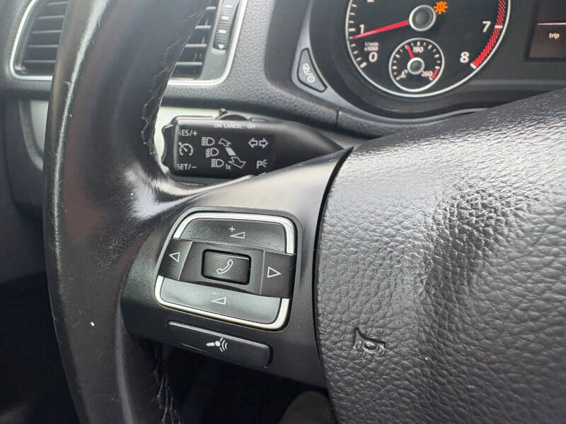 2015 Volkswagen Passat 1.8T Limited Edition