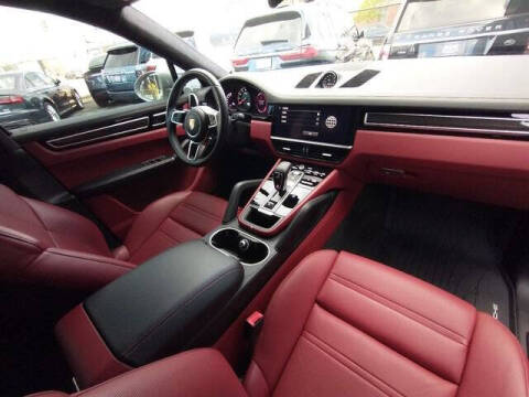 2022 Porsche Cayenne GTS Coupe