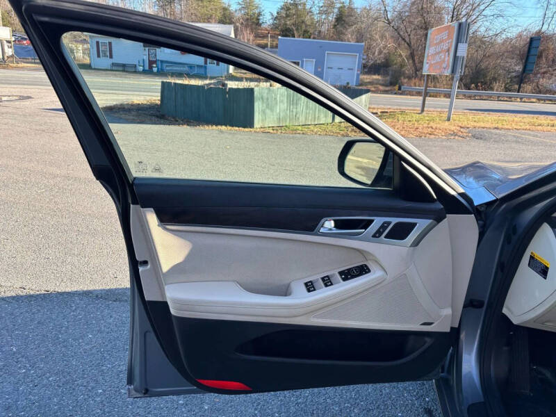 2015 Hyundai Genesis