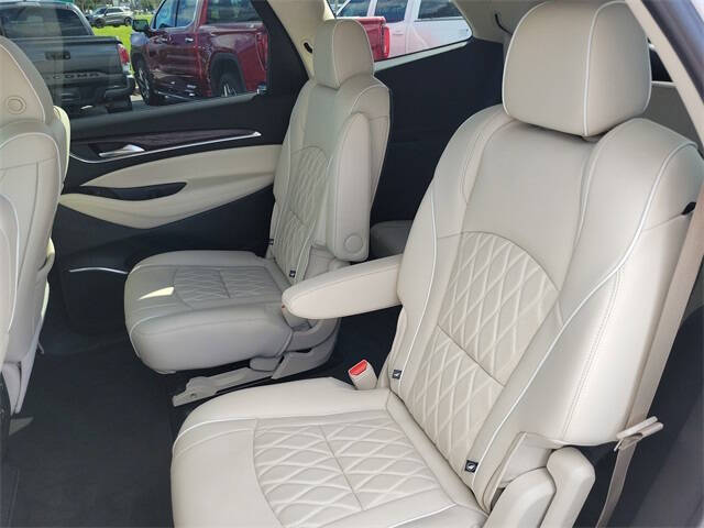 2022 Buick Enclave Avenir