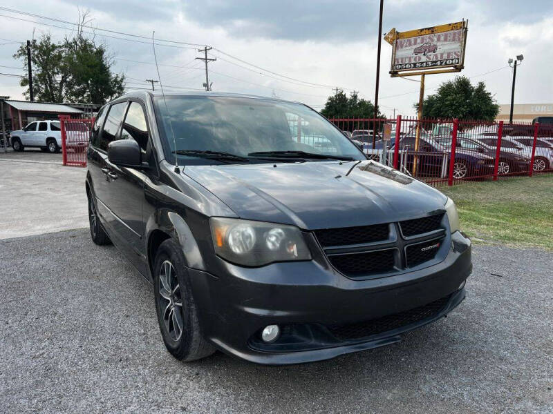 2015 Dodge Grand Caravan R/T's photo